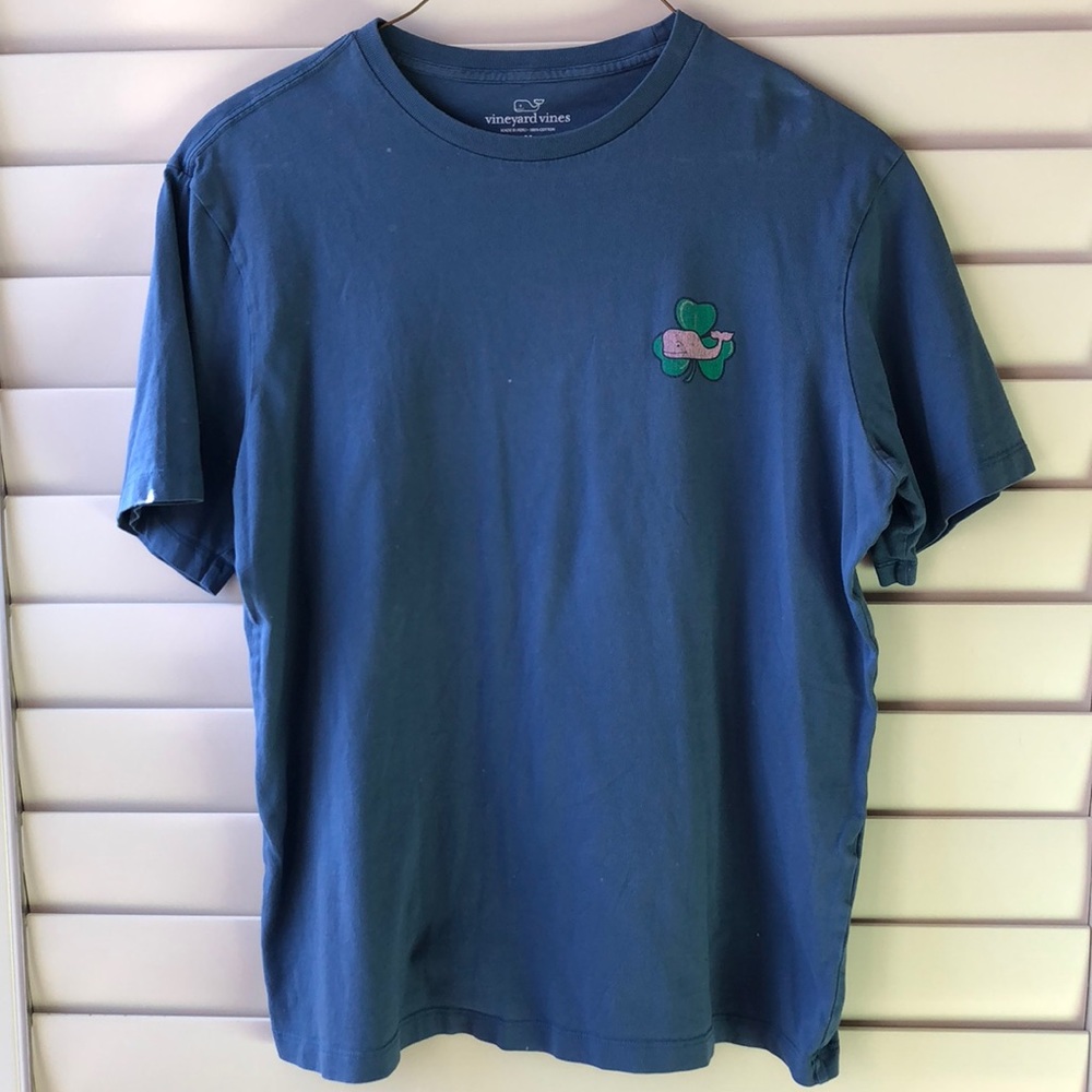 Vineyard Vines tshirt